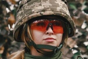 В одну з бригад вперше прийняли на контракт дівчат