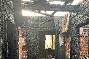 На Волині блискавка спалила оселю багатодітної родини