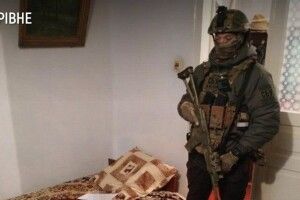 «Ботоферма» з російським слідом: на Рівненщині СБУ провела обшуки (відео)