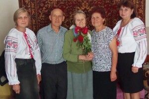 На Волині з днем народження вітали довгожительок 
