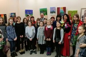 Художниця, яка любить поезію, втілила любов у проекті «Поезія на полотні»
