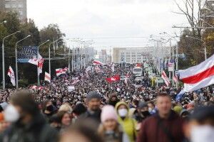 В Білорусі – протестний марш. Силовики почали затримання