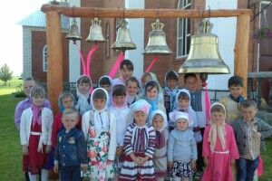 В Олениному вірян до молитви кликатимуть нові дзвони (фото)