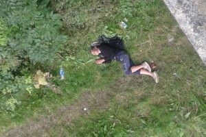 Через зарослі кропиви медики не змогли дістатися до пацієнтки, тож викликали рятувальників (Фото)
