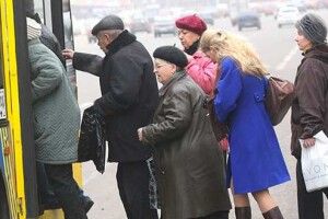 Возити нас за три гривні маршрутники не хочуть