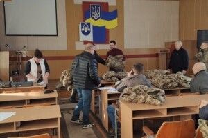 Для добровольчого формування «Рать» закупили та передали комплекти зимової форми