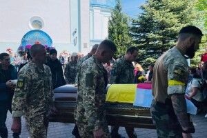 На Волині попрощалися з Героєм-легендою (Фото)