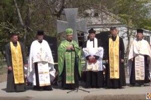 У Залісочому відкрили оновлений меморіальний знак загиблим у різні роки односельчанам (фото)