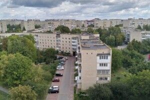 Найдовший у світі: як виглядає 3-кілометровий «будинок-вулик» у Луцьку (Відео)