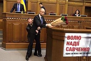 ЯЦЕНЮКА ВЗЯЛИ  ЗА ОДНЕ МІСЦЕ…