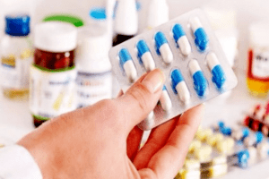 Які ліки небезпечно вживати з їжею