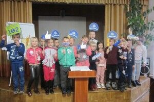 Луцька малеча приміряла кашкети поліцейських