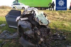 На Волині в ДТП загинули водій та двоє його дітей: поліція встановлює деталі (Фото)