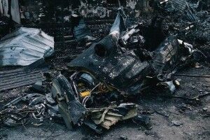 На Осокорках в Києві впав збитий літак окупантів Су-27