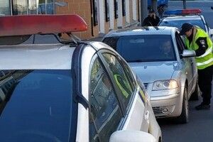 Від сьогодні для водіїв  діятиме обов’язкова вимога правил дорожнього руху