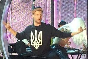 ДОРН СПІВАВ НА «НОВІЙ ХВИЛІ» З ТРИЗУБОМ НА ГРУДЯХ
