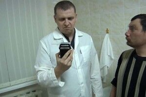 «Бухать по-русски»: від подиху челябінського п’янички згорів новенький алкотестер у щойно відкритому витверезнику (фото)