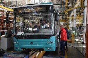 До Луцька з’їхались покупці «Богданів» з кількох міст: що сталось