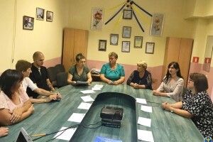 У Локачах говорили про зарплату у «конвертах» та нелегальну зайнятість