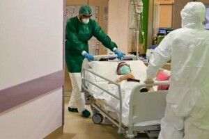 COVID-19: на Волині за два тижні удвічі побільшало хворих в лікарнях