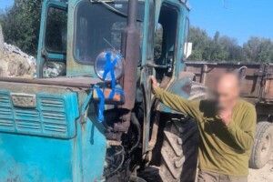 13-кратна норма і 4 протоколи: на Рівненщині затримали п'яного тракториста-втікача