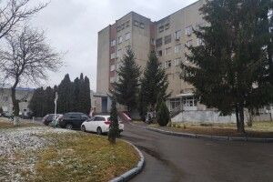 У ковідному шпиталі в Боголюбах все більше людей потребують кисню, багато в критичному стані