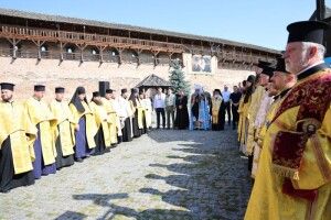 У Луцьку в День державності у древньому храмі молилися за Україну