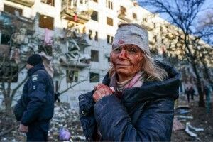 «Бомби падають на Харків і на …мою молодість»: щоденник заслуженої журналістки України