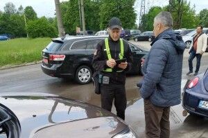 Луцькі муніципали борються з порушниками правил зупинки та стоянки