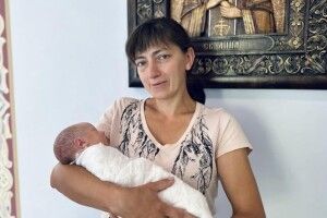 У Львові жінка народила п’яту дитину: їй вп’яте зробили кесарів розтин