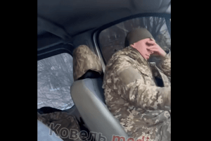 На Волині натовп годину блокував автівку служби оповіщення ТЦК (Відео)