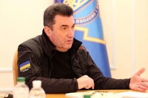 Данілов не виключає участі Лукашенка у переговорах України з РФ