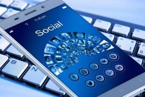 Браузер, вбудований у Facebook та Instagram, «стежить» за користувачем