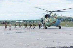 Майбутні льотчики випробували польські парашути