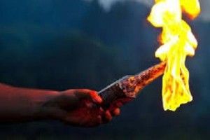 На Чернігівщині чоловік прийшов голосувати із запалювальною сумішшю і підпалив виборчу дільницю