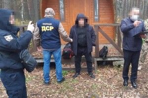 Поліція затримала двох кримінальних авторитетів на Рівненщині (Фото)