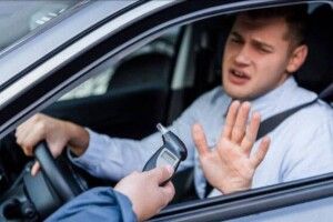 Як покарали п'яного вчителя на Волині, який лаявся перед поліцейськими