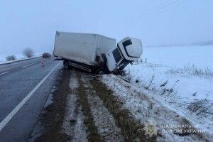 На Волині «Mercedes» протаранив «Jaguar», є загиблий