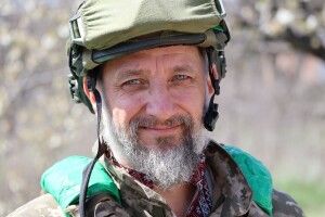 Захисник із Волині «ЯR», батько чотирьох дітей, у великодні дні вдягає під однострій вишиванку