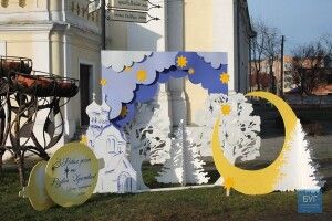У Володимирі-Волинському молодики понищили святкового гнома, яким прикрасили місто напередодні