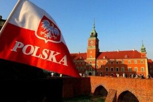 Українцям у Польщі видаватимуть електронні посвідки, що дозволять перетин кордонів у ЄС