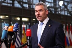 Канцлер Австрії заявив, що готовий виступити посередником між Україною та рф