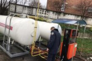 У Луцьку виявили нелегальну заправку