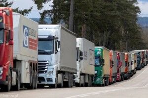 Водіям, які хочуть потрапити в Україну, потрібно запастись терпінням