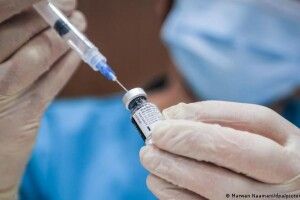 Польща може перепродати до 4 млн доз вакцин Україні та Балканам 