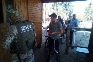 На українсько-білоруському кордоні розпочали пропускати громадян для збору ягід