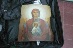 В Росію намагалися вивезти старовинну ікону Богородиці (Фото)