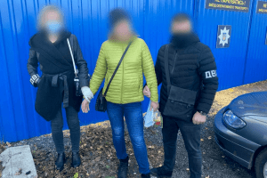 Поліцейська вимагала у підлітка 6 тисяч гривень