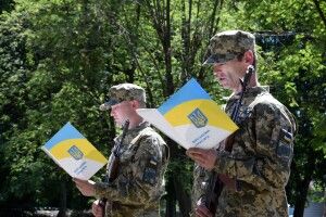 У Луцьку новобранці прикордонного загону склали Військову присягу