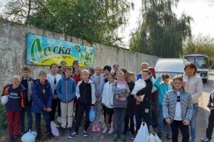 Як рованцівські школярі роблять щасливими песиків 